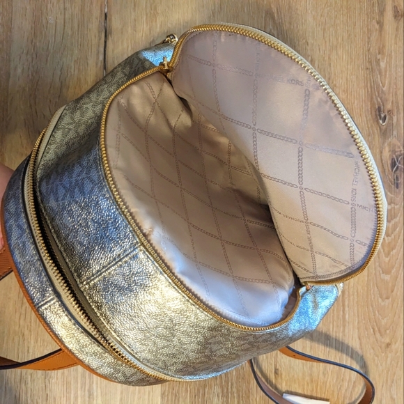 NWOT Gold Michael Kors Backpack - Picture 5 of 14